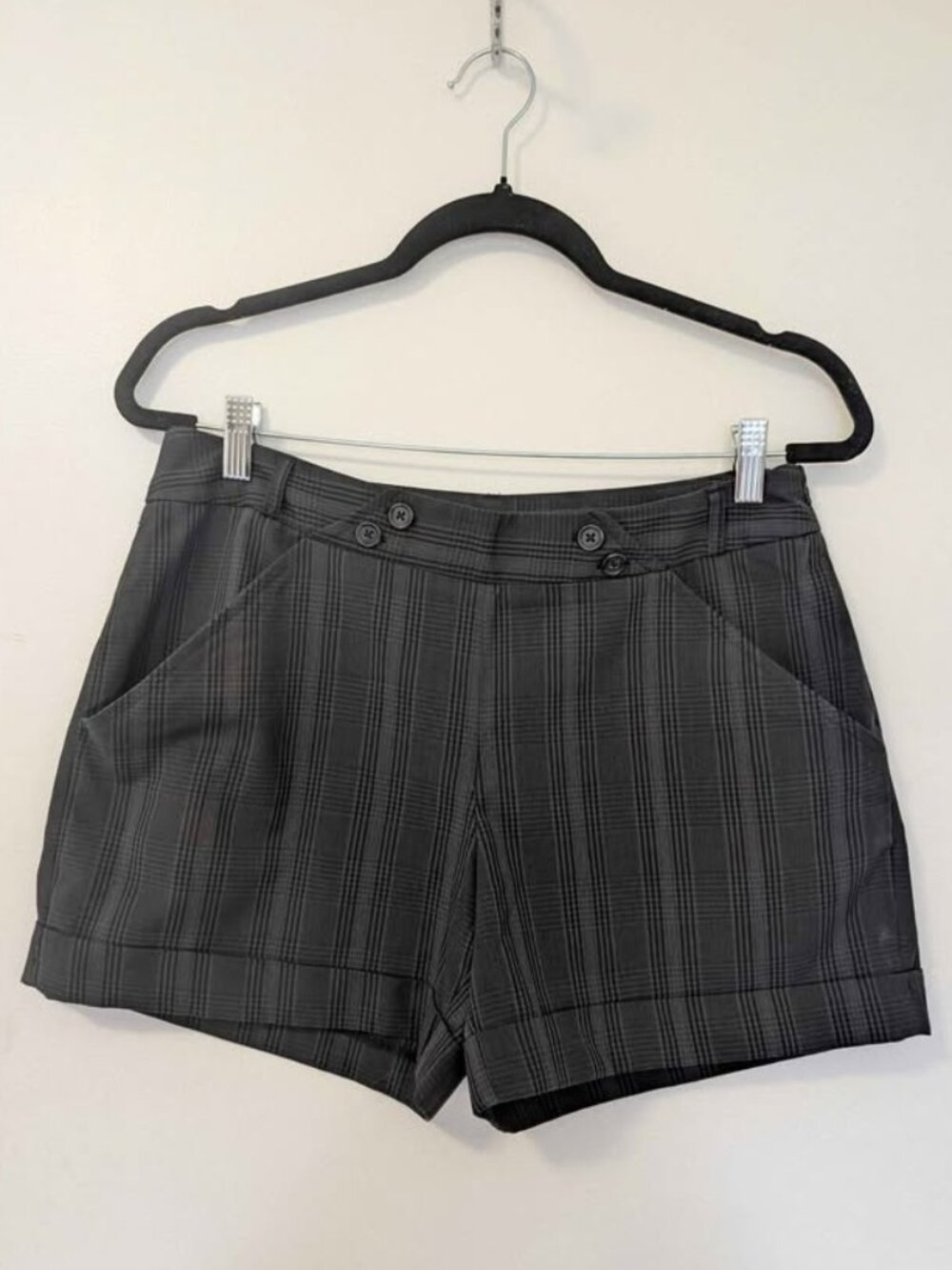 Women's Daisy Fuentes Plaid Tailored Shorts, business casual,  Size 8